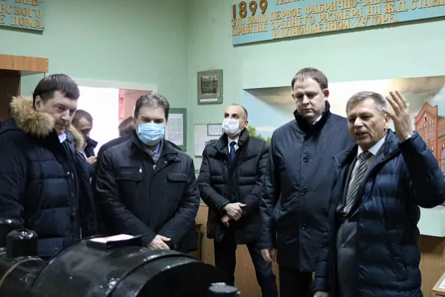 Кубанские парламентарии посетили крупнейшее предприятие машиностроения Краснодарского края