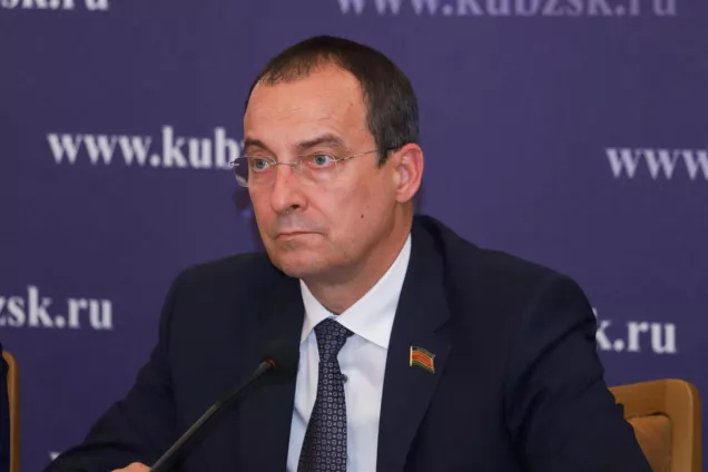 Председатель парламента Кубани  Юрий Бурлачко перечислил свою зарплату медикам