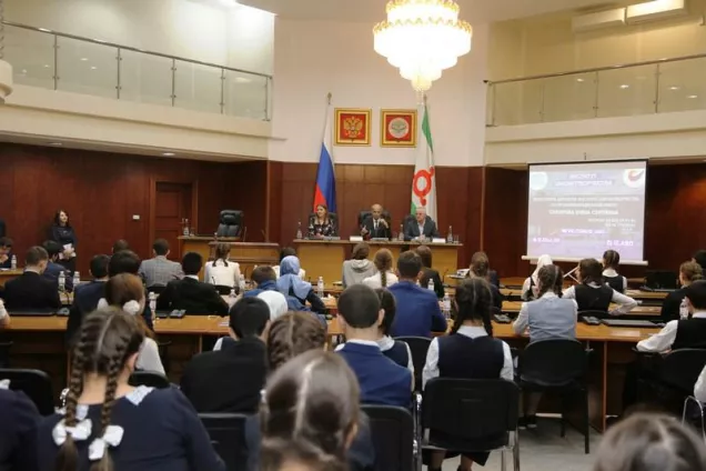 В Парламенте прошла региональная Олимпиада по истории и праву