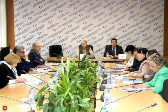 Крымские депутаты обсудили льготы в жилищной сфере для работников образовательных организаций