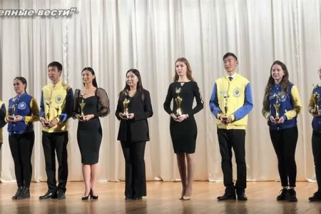 
Очир Халгаев принял участие в церемонии награждения лауреатов премии "Достояние республики"