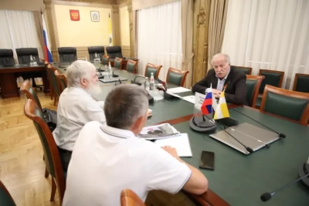 К спикеру ставропольского  парламента обратились с вопросом о создании родовых поместий в крае