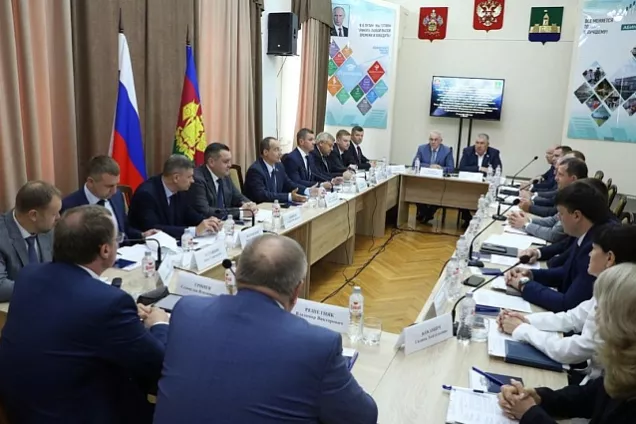 Законодатели Кубани оценили работу администрации Абинского района по выполнению парламентских рекомендаций