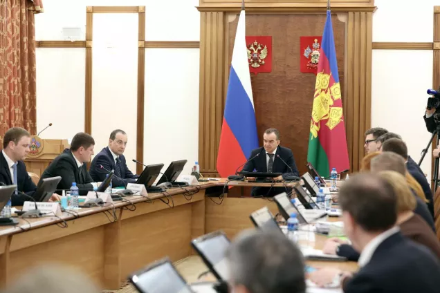 Ю. Бурлачко.Парламентарии Кубани и Крыма включили в повестку конференции ЮРПА обращение по поддержке курортной отрасли