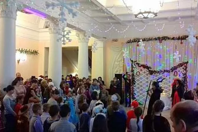 Сергей Суховенко передал новогодние подарки детям с ограниченными возможностями здоровья 