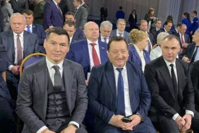 Председатель Народного Хурала (Парламента) Республики Калмыкия Анатолий Козачко поздравил Главу региона Бату Хасикова с 40-летием