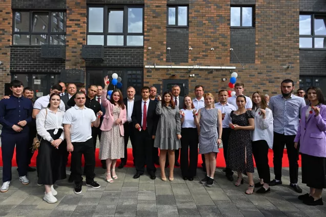 Спикер парламента Адыгеи Владимир Нарожный. Особое внимание - детям – сиротам