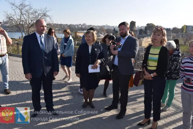 ФОТОРЕПОРТАЖ. Владимир Немцев встретился с членами международной делегации