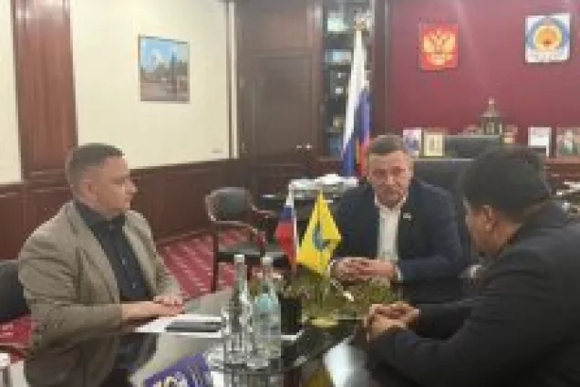 В парламенте Калмыкии обсудили программу наставничества «Герои 08»