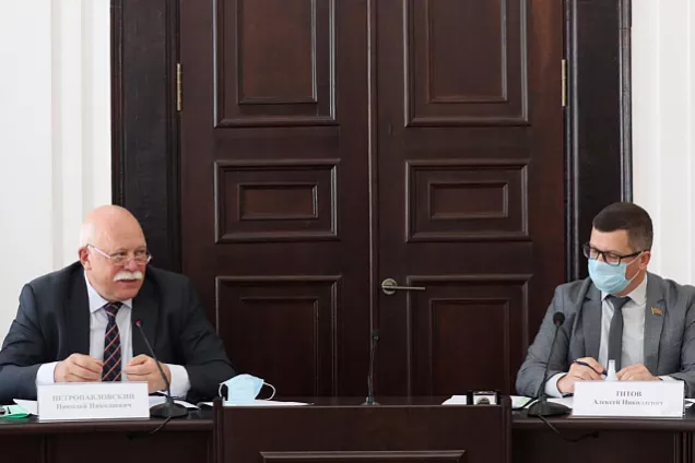 Кубанские законодатели отметили недостаточные темпы реализации госпрограммы по социально-экономическому и инновационному развитию края