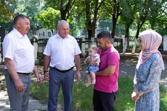 Депутаты парламента Адыгеи посетили семьи  репатриантов