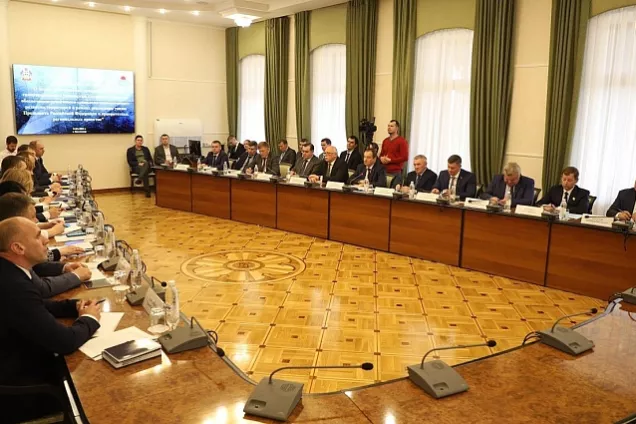 Кубанские депутаты планируют разработать  «дорожную карту»  развития Приморско-Ахтарского района