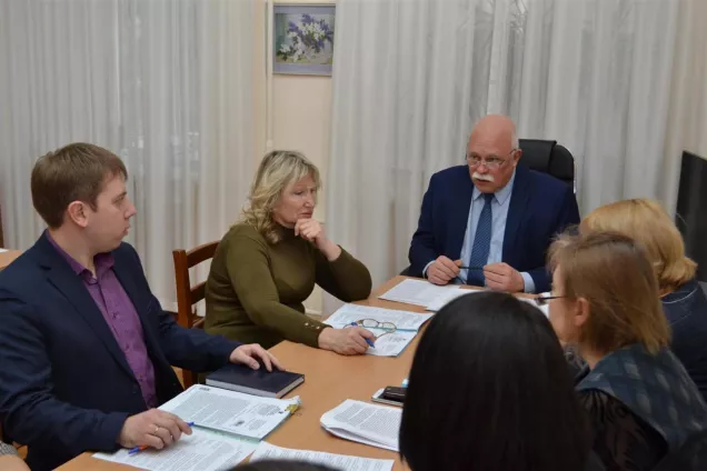 Профильный комитет ЗСК рассмотрел вопрос по введению ограничений реализации лекарств несовершеннолетним