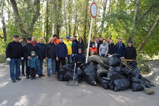 Депутаты донского парламента приняли участие в общеобластном субботнике