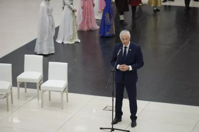 В эти дни Санкт-Петербург встречает гостей из Северной и Южной Осетии. В городе на Неве открылись «Дни культуры Осетии»  по случаю 270-летия первого осетинского посольства в России.