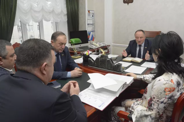 Кто виноват и что делать? В Парламенте КЧР разбирались в проблемах жителей с. Чапаевского 