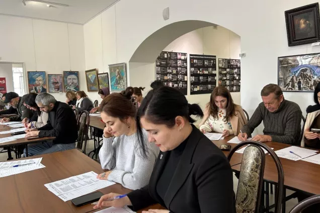 Депутаты Парламента КЧР приняли участие в просветительской акции «Большой этнографический диктант»