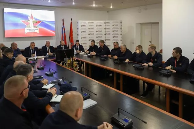 А. Блошкин.Мы с вами живем в такое время, которое, убежден, войдет в историю как время Героев