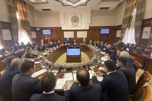 Повышение реальных доходов граждан и снижение бедности. В Калмыкии прошло совещание под председательством министра труда и социальной защиты РФ