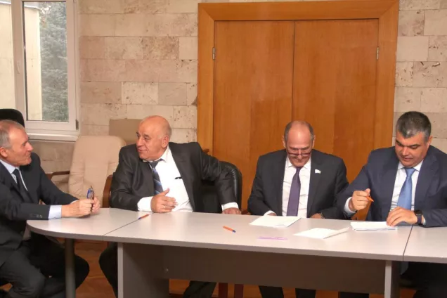 На должность Уполномоченного по правам человека в Республике Адыгея депутаты единогласно назначили А.Я. Осокина