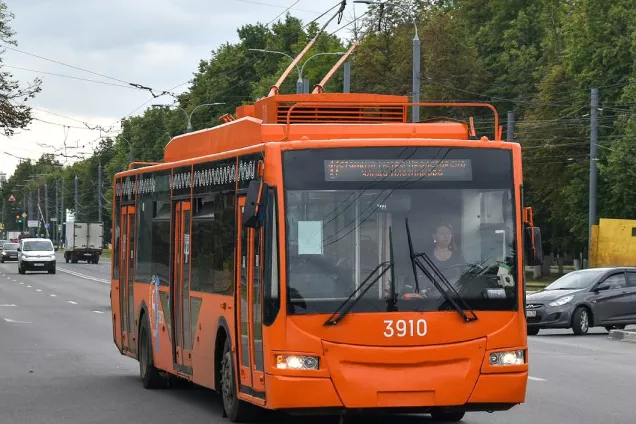 Субъекты РФ  смогут устанавливать перечень транспорта для проезда по выделенным полосам