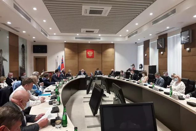 Депутаты фракции «Единая Россия» обсудили федеральный законопроект о дистанционной работе