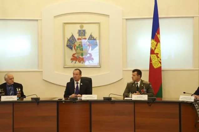 Юрий Бурлачко провел торжественный прием молодых офицеров воинских частей Кубани