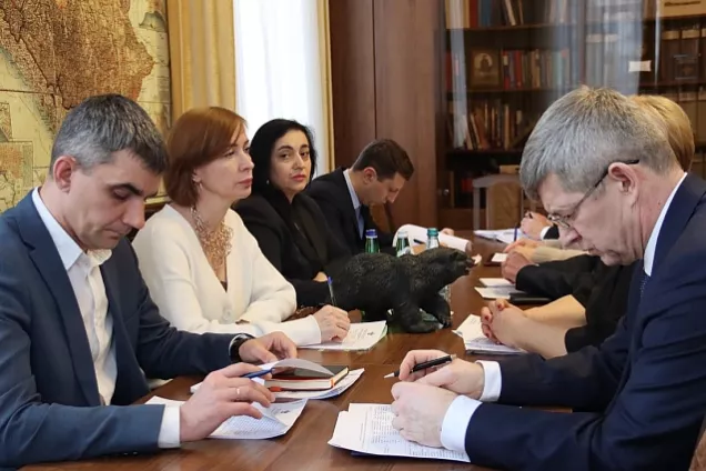 Законодатели Кубани обсудили инициативу по изменению ФЗ и выполнение госпрограммы