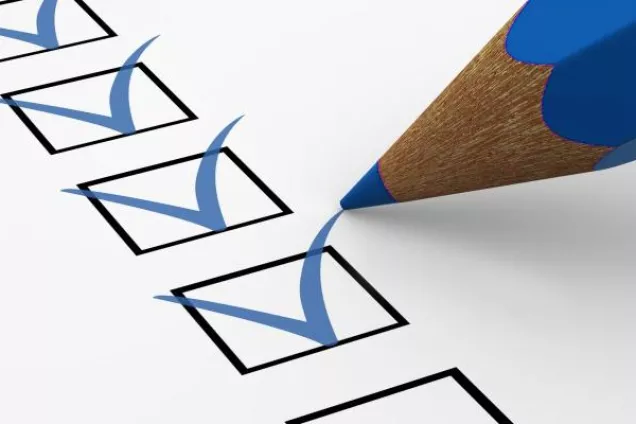 Как предостеречь подрастающее поколение от «опасного любопытства» – парламент  провел опрос среди молодежи