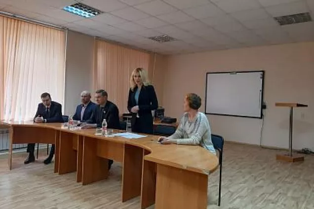 Екатерина Стенякина окажет помощь шахтинскому лицею