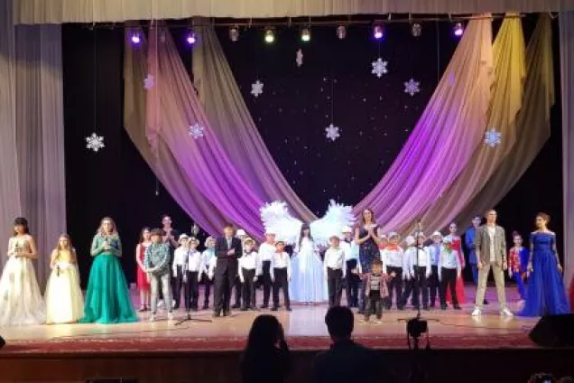 Владимир Батуренко наградил призеров благотворительного конкурса «Талантливая Керчь»