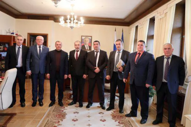 Владимир Константинов встретился с делегацией из Армении