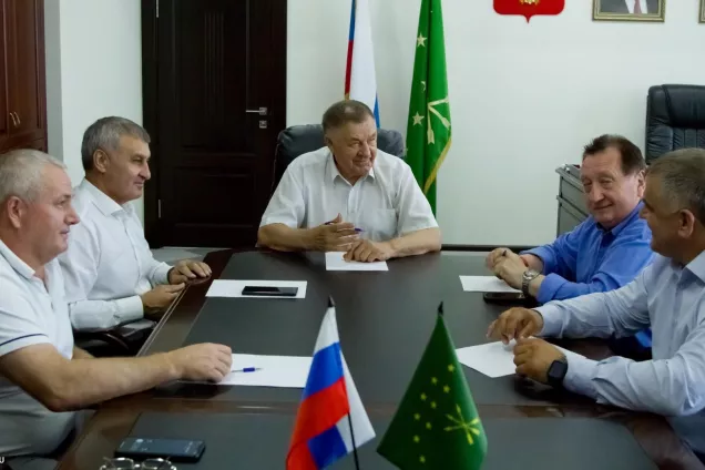 Законодатели Адыгеи  принимали с официальным визитом Председателя Народного Хурала (Парламента) Республики Калмыкия Анатолия Козачко