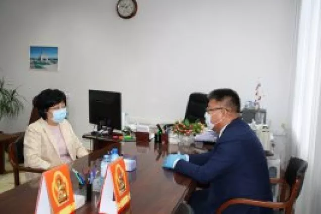 Состоялась рабочая встреча первого заместителя Председателя Народного Хурала (Парламента) Республики Калмыкия Саглар Бакиновой с депутатом Государственной Думы ФС РФ Батором Адучиевым