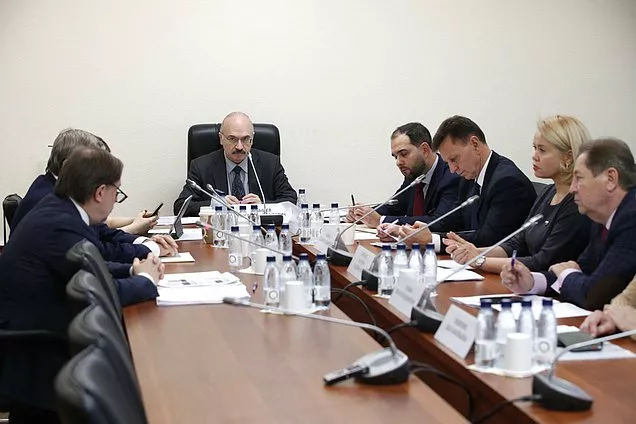 В Госдуме разработали законопроект, освобождающий от призыва ученых и педагогов, имеющих ученые степени