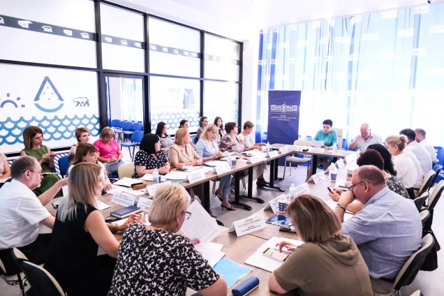 Астраханские законодатели рассмотрели вопросы демографической политики и целевого обучения медработников