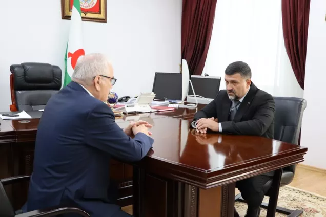 Спикер Парламента Ингушетии М.Тумгоев провел встречу с депутатом областной Думы Курской области Г. Баевым