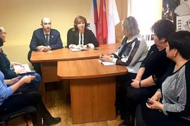 Михаил Сапрыкин и Лариса Тутова провели тематический прием граждан