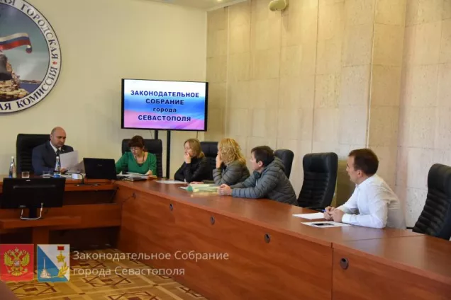 Владимир Немцев провел приём граждан в Законодательном Собрании