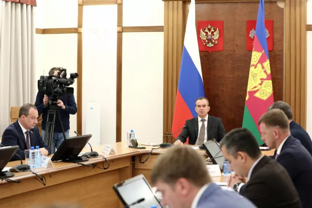 Юрий Бурлачко принял участие в заседании краевой комиссии  по развитию экономики и соцстабильности на Кубани