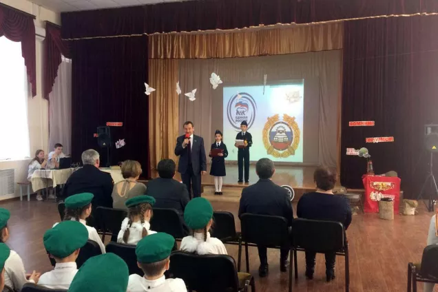 Депутаты Народного Собрания КЧР побеседовали с детьми о том, как важно соблюдать правила дорожного движения 
