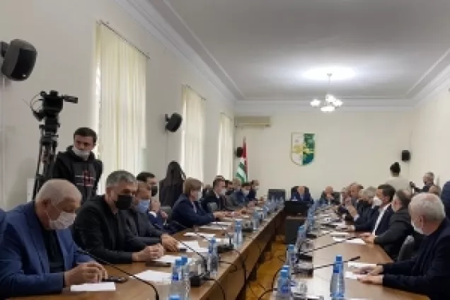 Депутаты Абхазии рассмотрели обращение Народно-патриотического союза Абхазии к Парламенту Республики