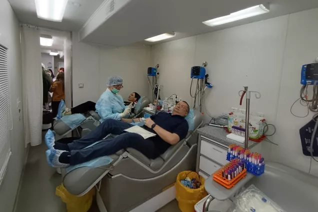 Спикер астраханского парламента И.Мартынов  сдал кровь для пострадавших в результате теракта в «Крокус сити холл»