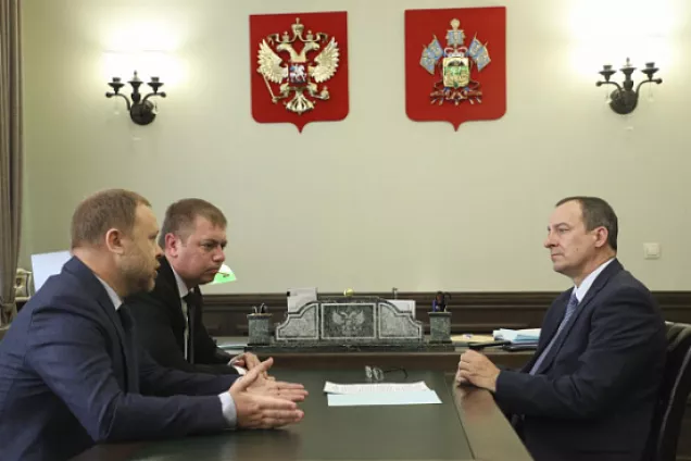 Председатель ЗСК Юрий Бурлачко провел встречу с новым главой Апшеронского района Кубани