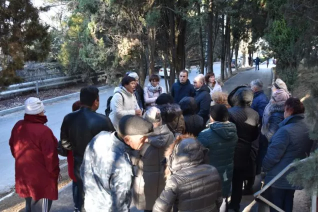 РАБОТА В ОКРУГЕ. Владимир Немцев встретился с жителями домов улицы Ерошенко