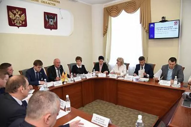 Проект областного бюджета на ближайшие три года обсудили на собрании фракции «Справедливая Россия»