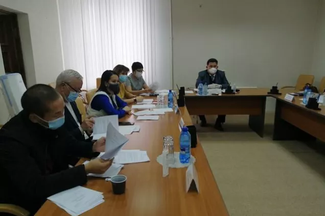 
Члены социального комитета Народного Хурала обсудили продление регионального материнского (семейного) капитала в Республике Калмыкия