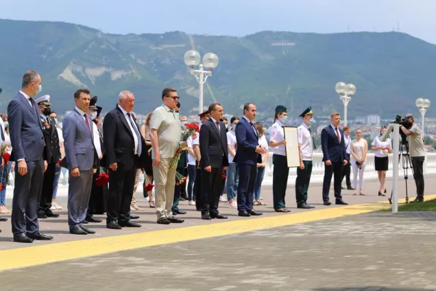 В Геленджике торжественно открыли монумент морякам-куниковцам 