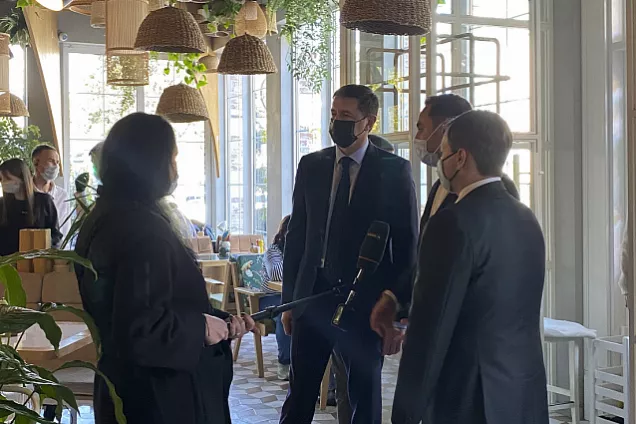 Соблюдение антиковидных мер ресторанами и магазинами Кубани на контроле у депутатов