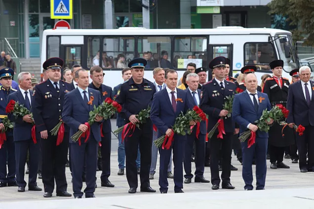 Парламентарии Кубани почтили память павших в битве за Кавказ